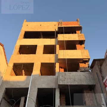 Venta Departamento 2 ambientes en Florida, zona hospital, centro comercial, en construcción