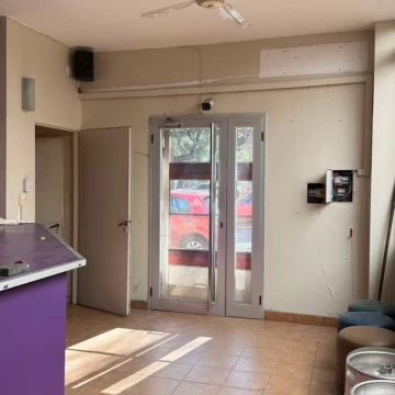 Alquiler de gran salon comercial