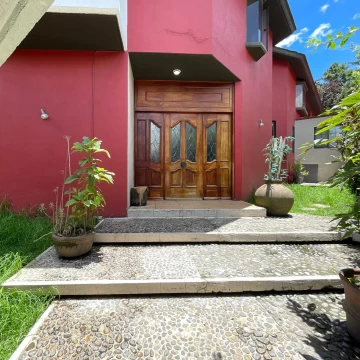 Casa En Condominio en venta en Lomas de las Palmas 5 Recámaras