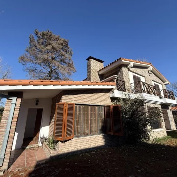 Casa en Venta de 4 Dormitorios en Rosario - Fisherton