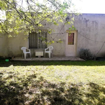 Venta. Casa 2 dorm. Calle Echeverria al 300. Parque Sakura. Exaltación de la Cruz