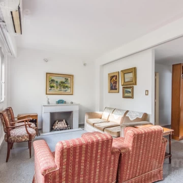 Departamento de 2 ambientes piso alto en venta en Belgrano