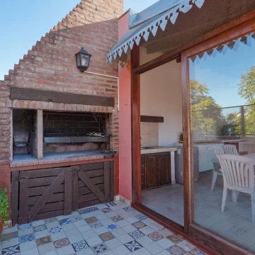 Venta PH 4 Ambientes en Villa Devoto con Escritorio, Patio, Terraza y Quincho con parrilla.
