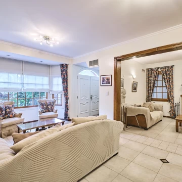 Excelente casa en La Lucila!