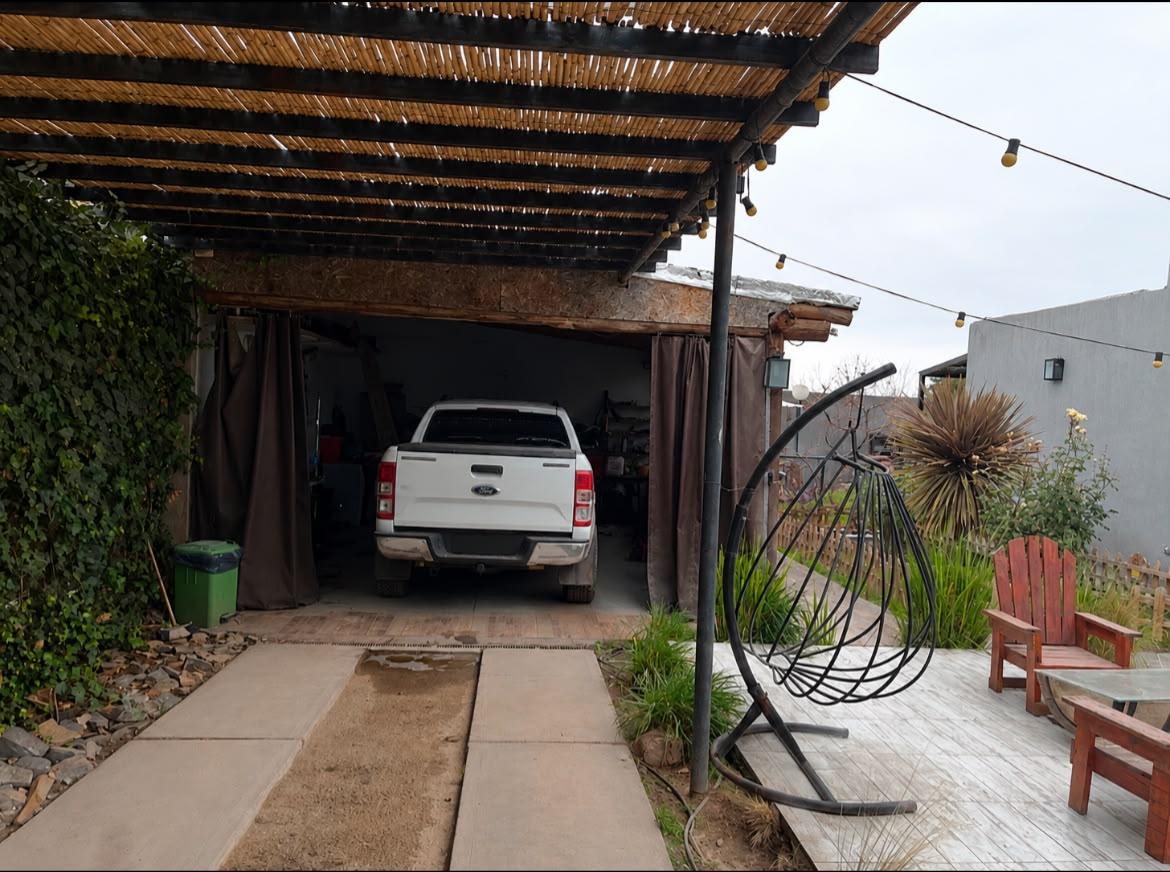 JARDIN Y COCHERAS