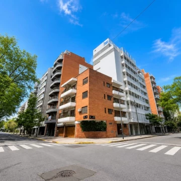 OPORTUNIDAD IMPECABLE MONOAMBIENTE CON GRAN BALCON