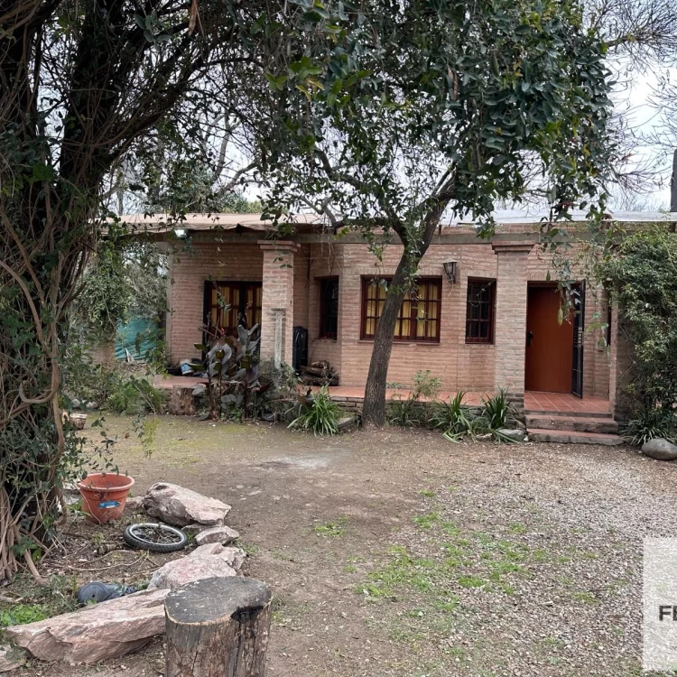 Casa quinta en alquiler en Arguello! 4 dormitorios + pileta + cochera doble