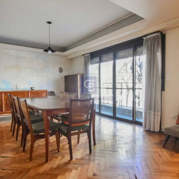 PH en venta 6 ambientes con cochera , balcon y terraza. 