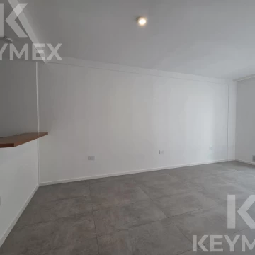 Alquiler Departamento monoambiente plaza Belgrano con balcón