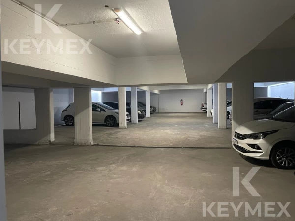 Cochera Cubierta en Venta La Plata 56 entre 7 y 8 a 200 mts casa de gobierno.
