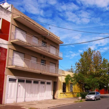 Departamento 3amb con balcòn y patio Avellaneda