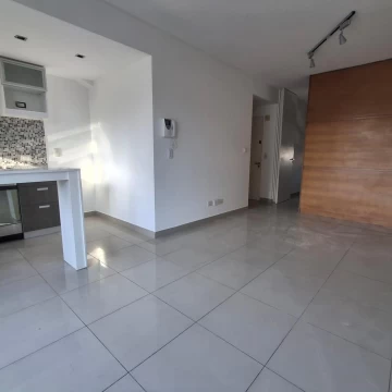 Monoambiente| Alquiler en V. Urquiza| Divisible |Con Cochera