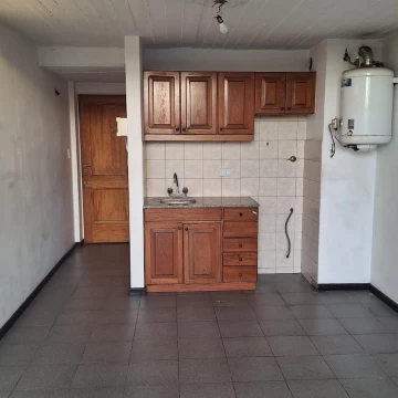 MORENO CENTRO DEPARTAMENTO. ALQUILER DOS AMBIENTES