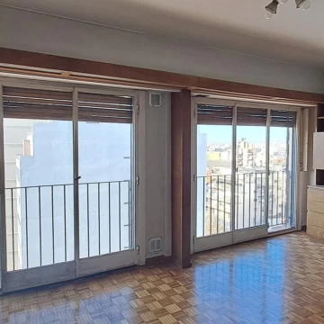 VENTA DEPARTAMENTO TRES AMBIENTES LUMINOSO PATERNAL