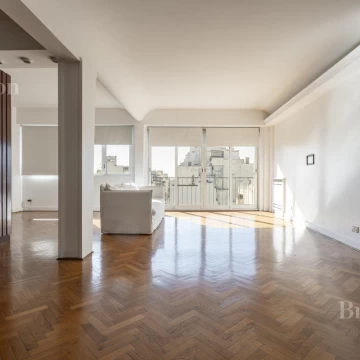 Departamento en Av Alvear