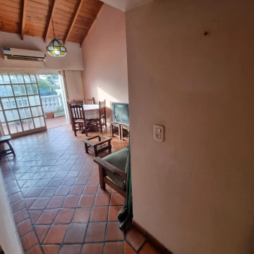 PH EN DUPLEX 2/3 AMBIENTES EN HAEDO CON BALCON Y PATIO