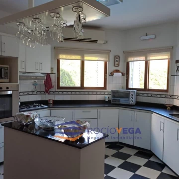 Casa en  venta en country Banco Provincia, Francisco Alvarez, Moreno