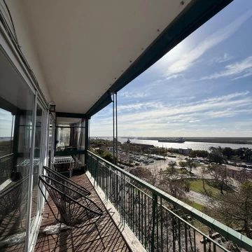 Departamento en  alquiler con vista franca  al rio dos dormitorios con cochera en Rosario - zona rio