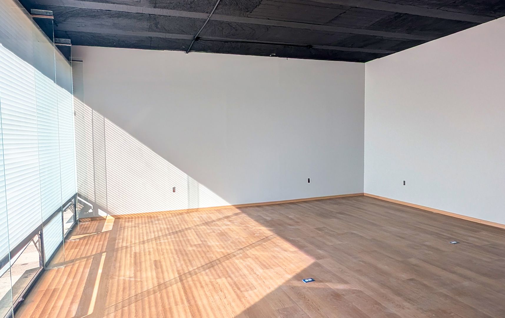 Oficina 50m2 Retocada-05.jpg