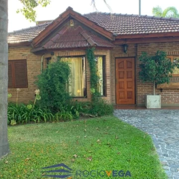 Casa a la venta en Country Banco Provincia Francisco Alvarez, Moreno