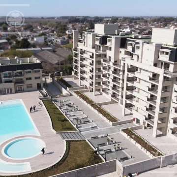 Departamento de 3 ambientes con cochera en venta, Bernal! KLOVER PLAZA!