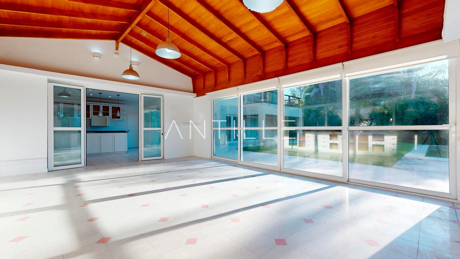 QUINCHO CASA EN VENTA EN ABRIL CLUB DE CAMPO, HUDSON