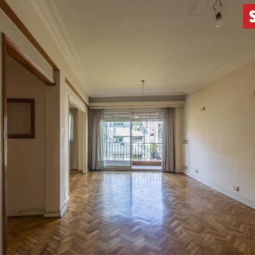 Departamento de 4 ambientes en piso alto en venta en Palermo