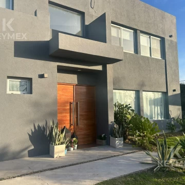 Casa en venta- 4 ambientes- Canton
