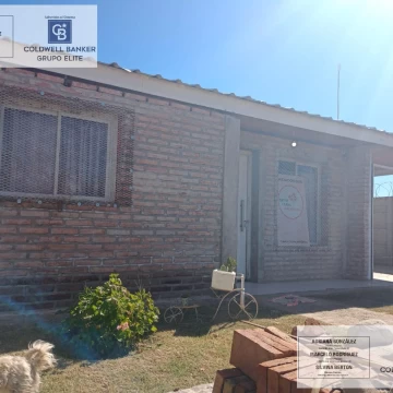 Venta casa en Villa Mercedes, 3 ambientes con cochera, excelente zona.