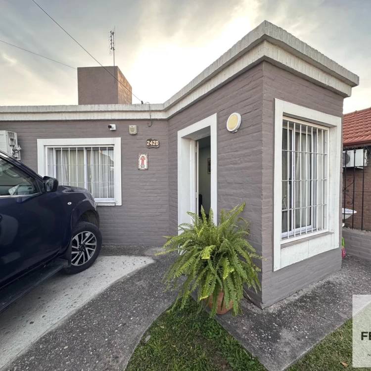 Casa en venta en barrio Marquez de Sobremonte! 1 Dormitorio + cochera + patio