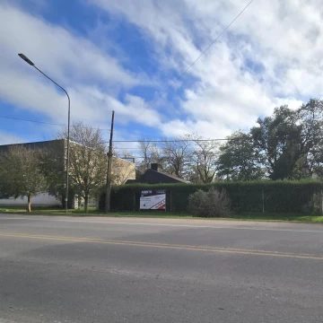 Venta Funes sobre Cordoba frente a dos calles Ruta 9 y San Jose - Locales Desarrollos Conctructoras