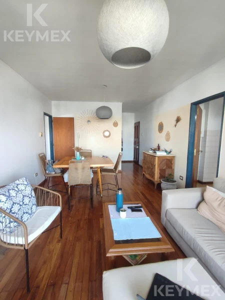 VENTA Departamento 2 dormitorios con cochera en Calle 37 e/ 8 y 9 La Plata