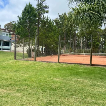 Apartamento en Venta en Barrio Privado, 2 dormitorios, parrillero y garaje