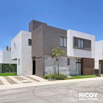 Casa con recámara en Planta Baja en Corregidora Querétaro