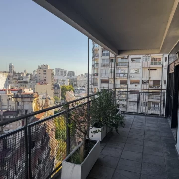 Venta Departamento de 6 amb con 2 cocheras piso 15 en Distrito Quartier