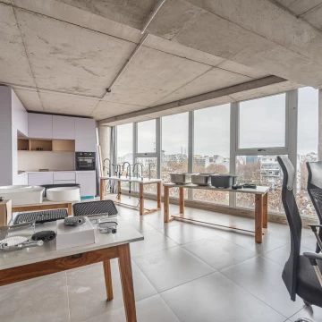 Venta oficina comercial duplex con balcón en Villa Crespo Palermo.