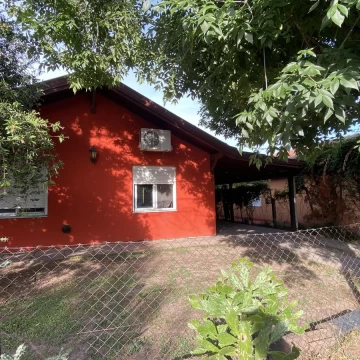 CASA EN ALTOS DE MATHEU - 4 AMBIENTES - BARRIO SEMI CERRADO