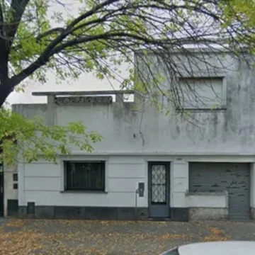 EXCELENTE UBICACION - ECHESORTU - TERRENO CON CASA A DEMOLER