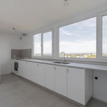Exclusivo Penthouse con Terraza y Vista Panorámica al Río Parana