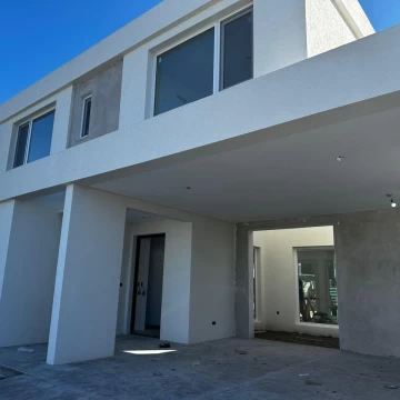 Impecable casa a estrenar el Riberas Lote Interno PG NORTE