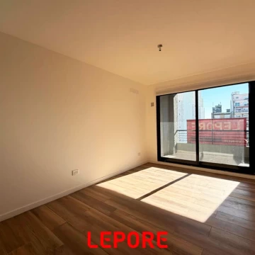 Departamento 4 AMBIENTES con balcon y cochera 