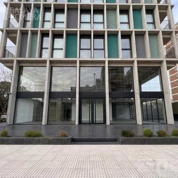 Local en Olivos Avenida Libertador al Rio