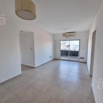Departamento en Alquiler en Villa Ballester - Tres Ambientes - Muy Luminoso
