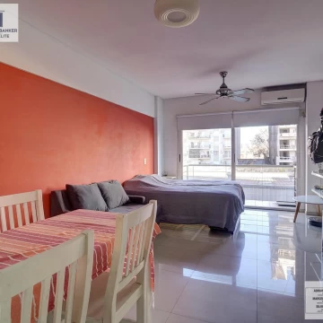 Venta departamento monoambiente balcon Boedo.
