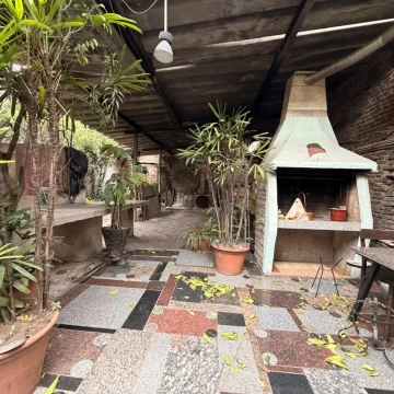 PH en Venta 2 ambientes al fondo con patio y terraza con 2 cuartos en San Martin