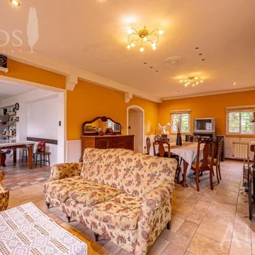 VENTA CASA 5 AMBIENTES EN FRANCISCO ÁLVAREZ  – APTO CRÉDITO
