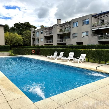Departamento en planta baja de 2 ambientes en venta  en Los Naranjos, Tigre Centro.