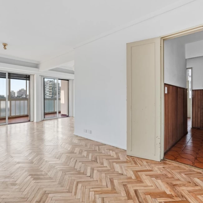 3 ambientes con dependencia en venta en Caballito / Piso alto   baulera