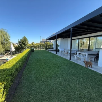 Casa en alquiler al lago en una planta barrio Muelles Puertos