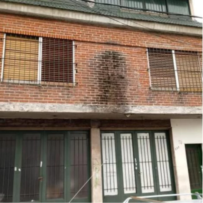 Edificio Comercial Vivienda con locales de 300M2